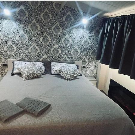 Suites Grey In Centro รานดัซโซ ภายนอก รูปภาพ