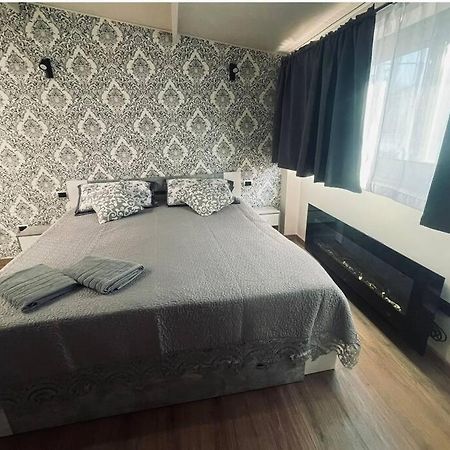 Suites Grey In Centro รานดัซโซ ภายนอก รูปภาพ